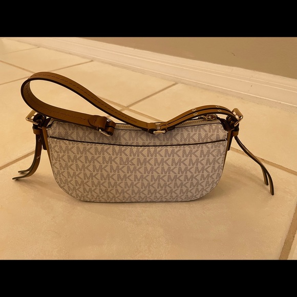 Michael Kors, small bag. - Picture 2 of 12